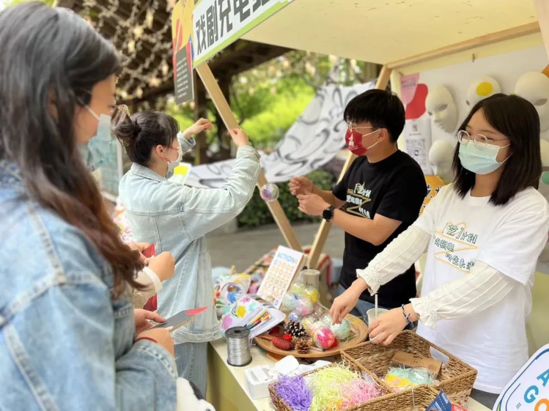 沉浸式回顾戏剧生活节上「艺」计划带来的疗愈时刻